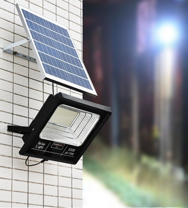 IMG_20240619_132804_cleanup.png Reflector solar de 300W