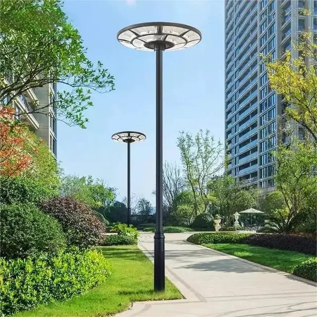 WhatsApp-Image-2024-08-16-at-6.33.05-PM-4.jpeg Lámpra UFO solar para plaza de 400W